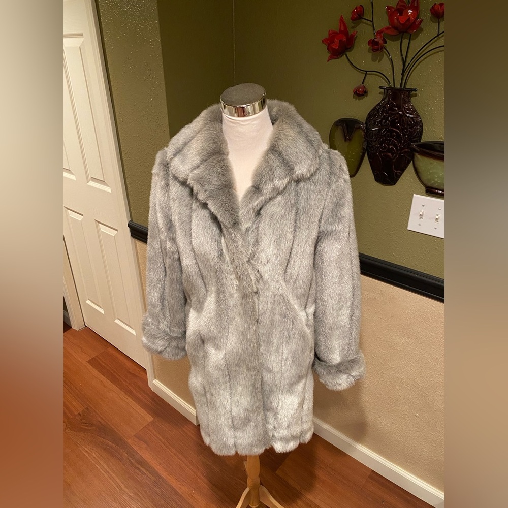 Dennis Basso silver/grey faux fur coat size XS.  NWOT.
